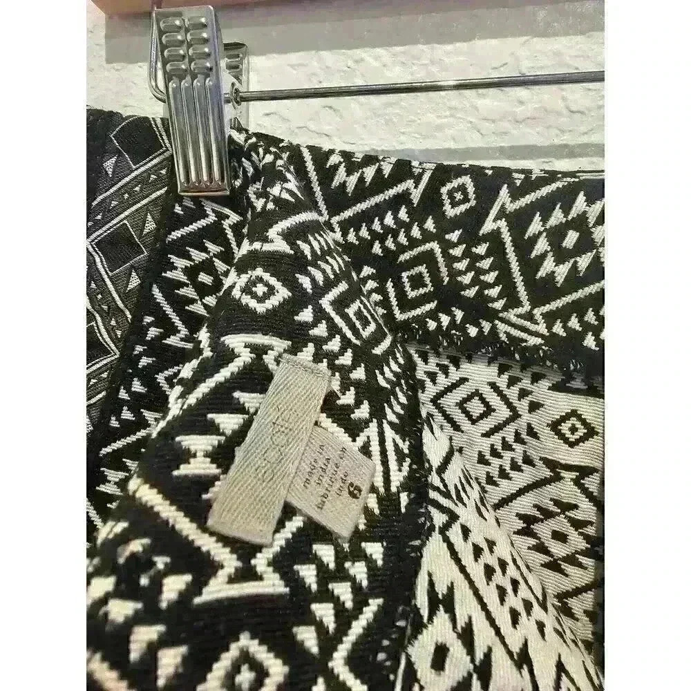 Ecote High Rise Shorts Black Aztec Urban Outfitters Festival Size 6 - Picture 4 of 4